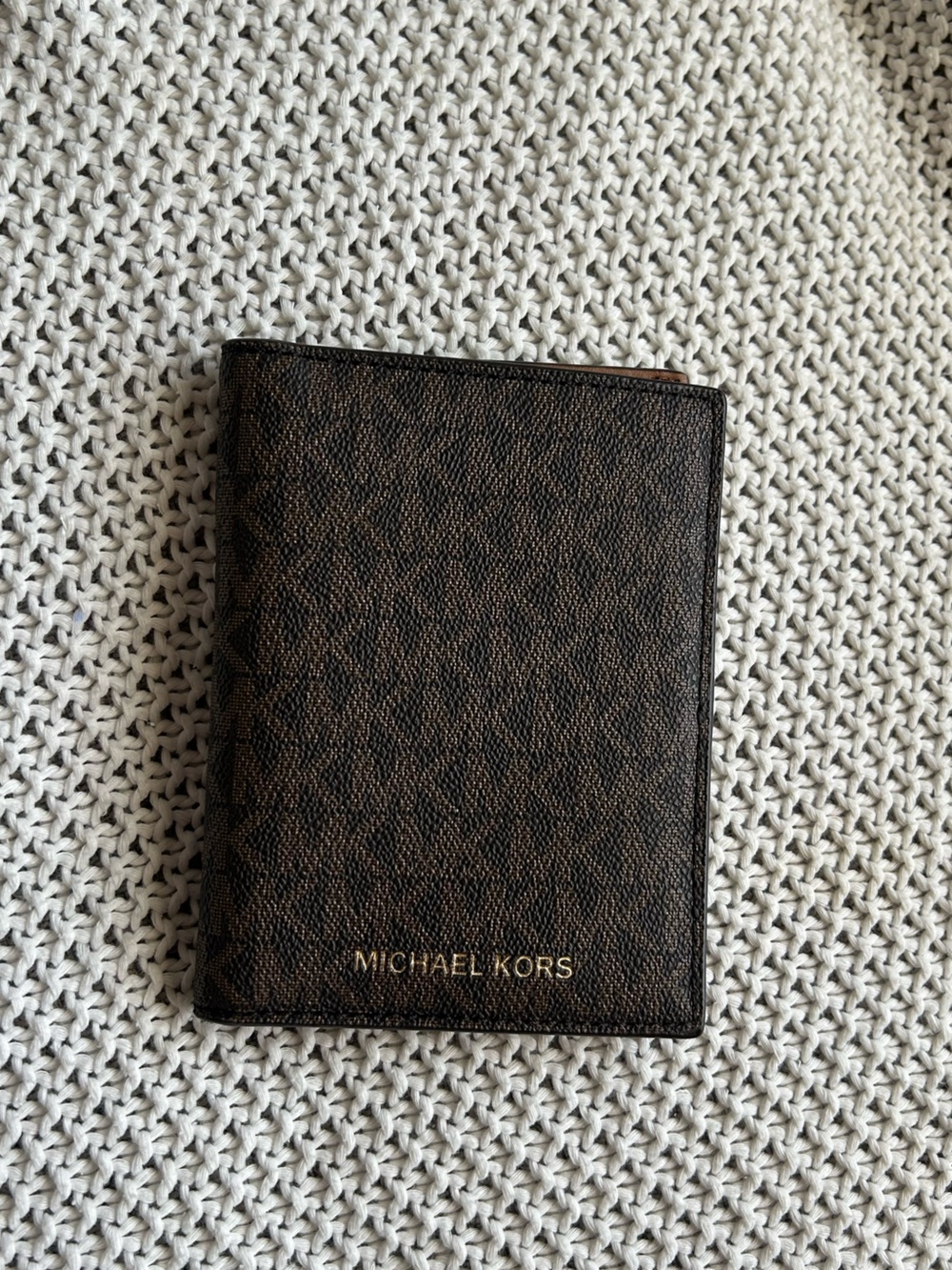 Michael Kors jet set travel passport holder